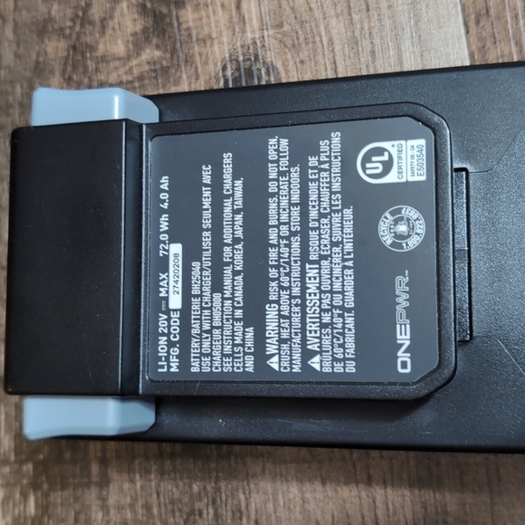 Hoover OnePwr Lithium-Ion 4.0 Max 3X Speed Charger/Battery 20V BH25040 - Picture 2 of 6